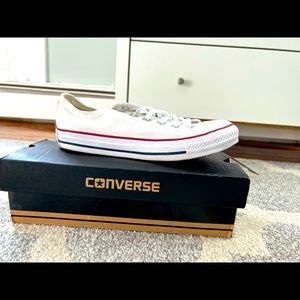 Converse Womens Size 8 classic Red White and Blue low top sneakers